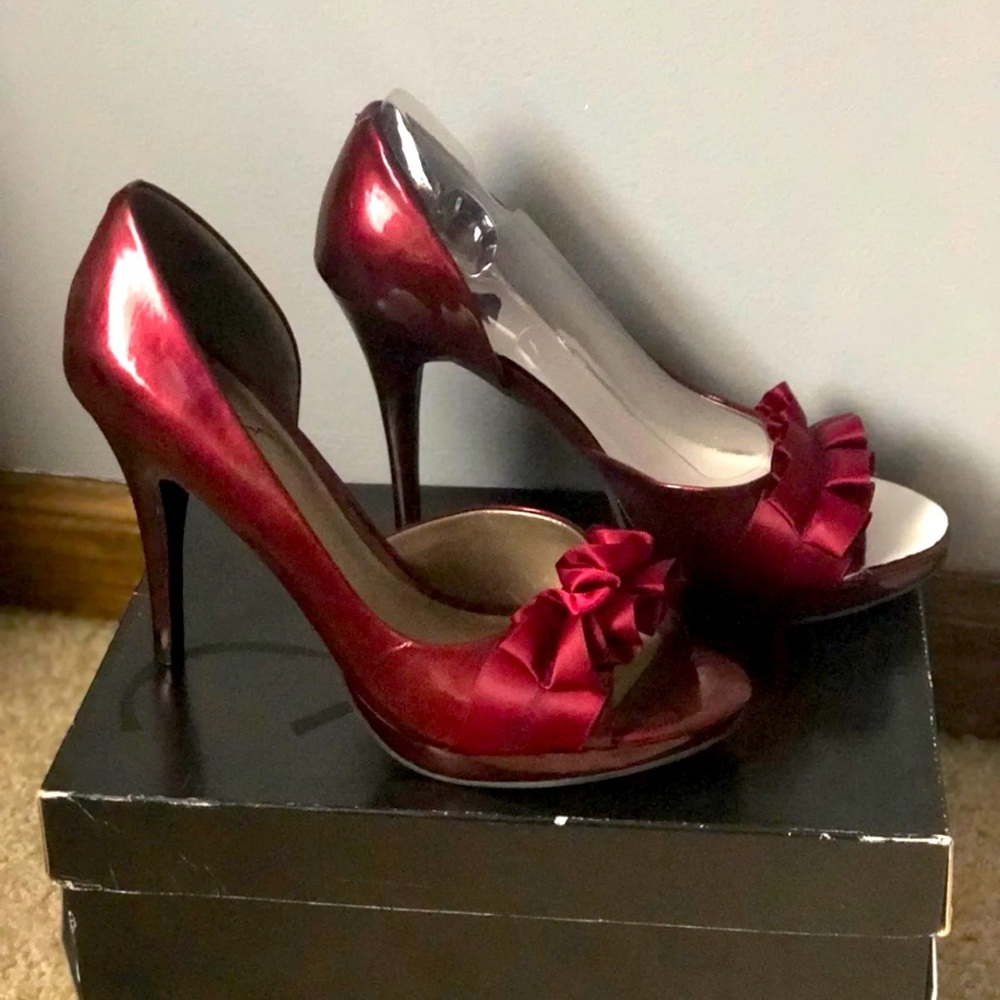 NWT Carlos Santana Heels